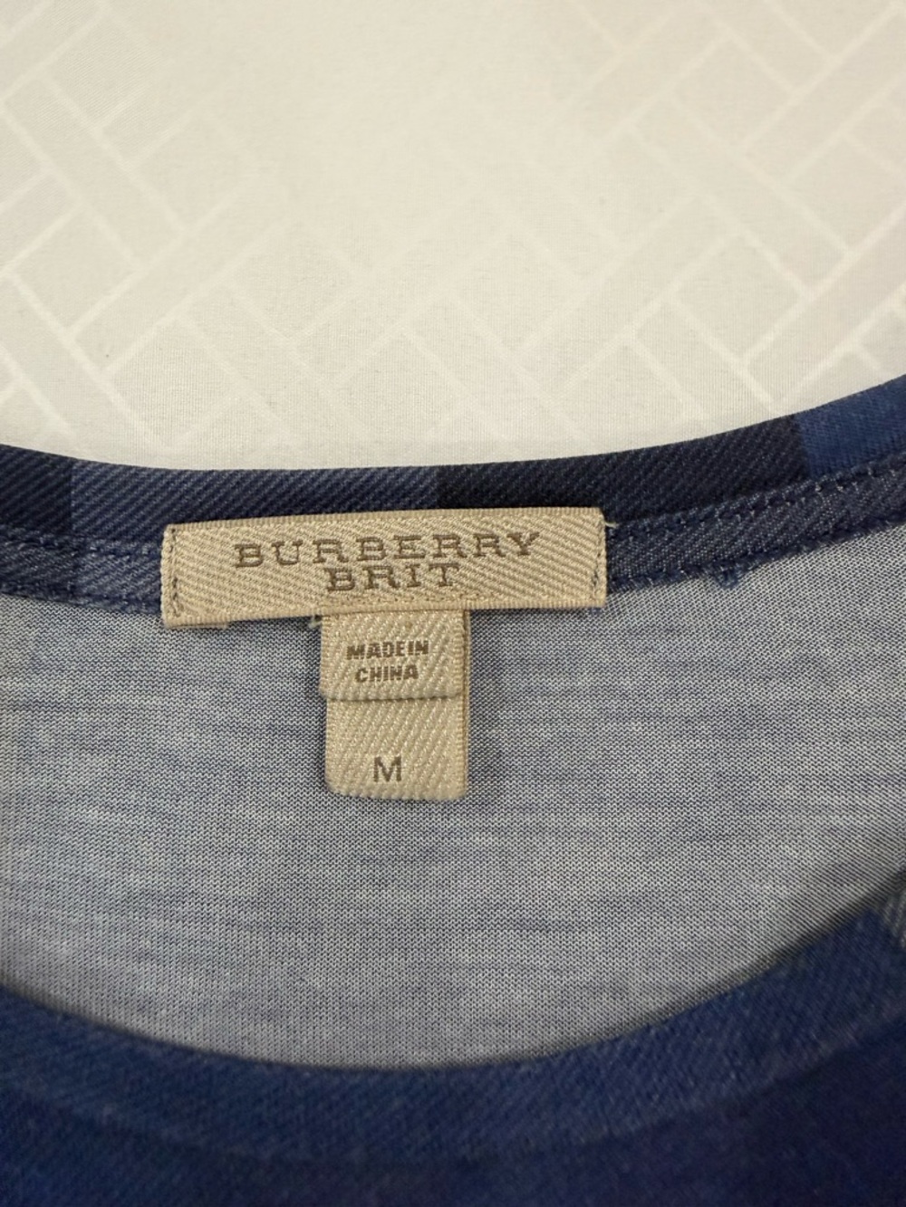 Burberry Brit Women’s Blue Plaid Crewneck Tee size Medium shortsleeved tshirt - Picture 5 of 10